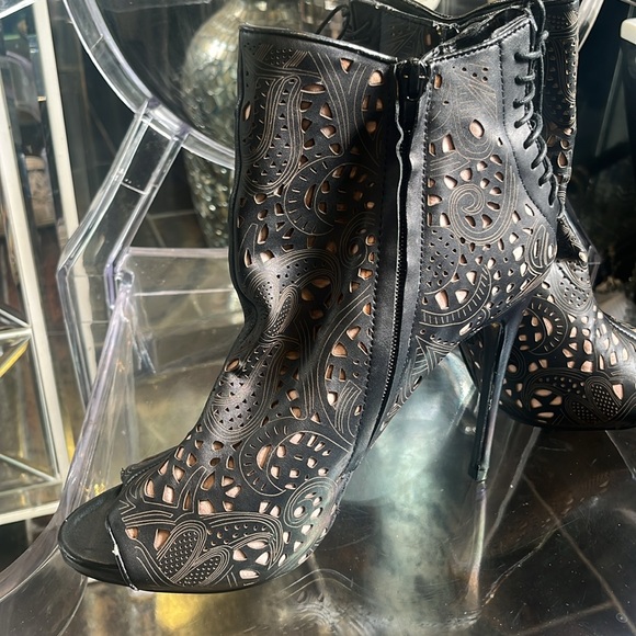 Steve Madden bootie - Picture 3 of 5